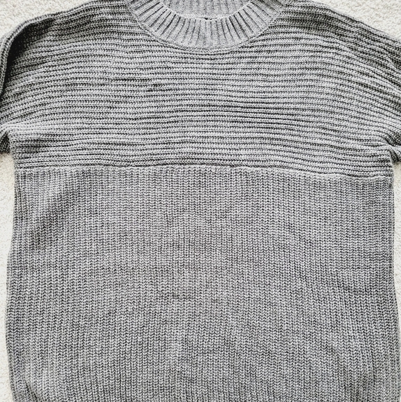 ✨SHEIN Essnce Solid Batwing Sleeve Sweater✨ - Picture 2 of 5